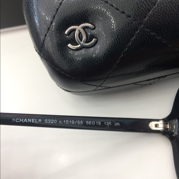 Chanel black&white Sunglasses - Picture 7 of 10